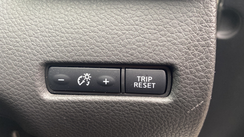 Nissan Qashqai 1.2 DiG-T N-Connecta 5dr Petrol Hatchback